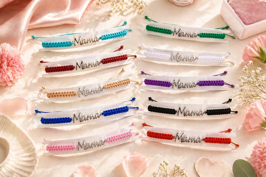 Браслет «Mama» — плетёный с металлической надписью, цвет микс
